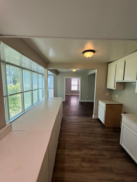 Building Photo - 4021 Gary Dr