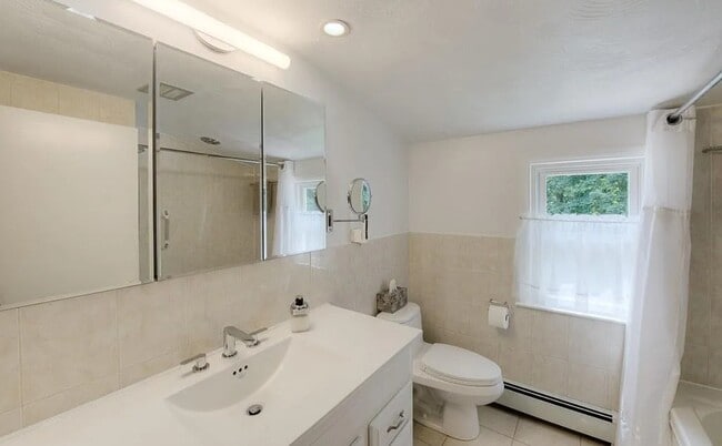 Building Photo - 11 Dubiel Dr