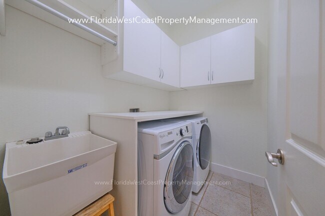 Building Photo - 12810 Daisy Pl