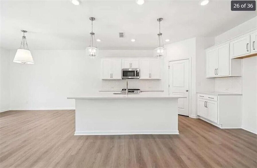 Building Photo - 320 Silverleaf Trl