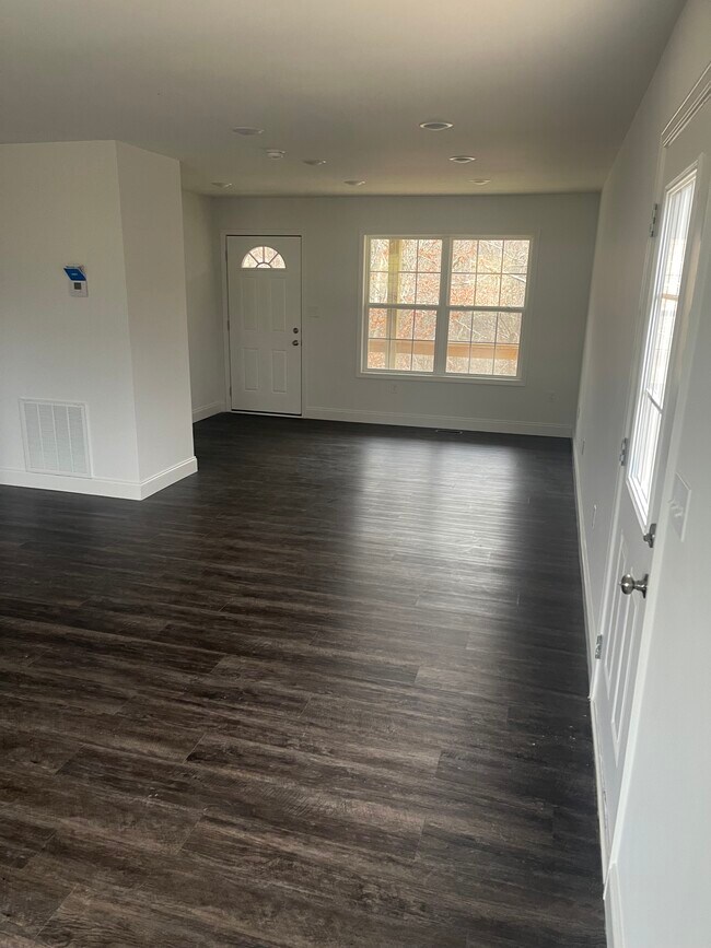 Building Photo - 167 S Earls Ave