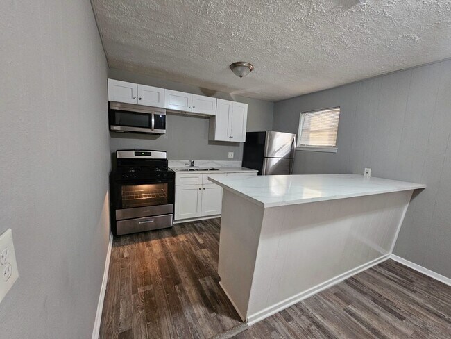 Building Photo - 3635 N MacGregor Way