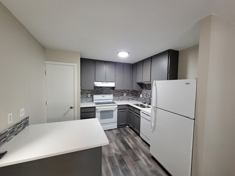 More kitchens - 630 S Sherwood St