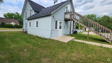 Building Photo - 1 Bedroom- Main floor- Black River Falls