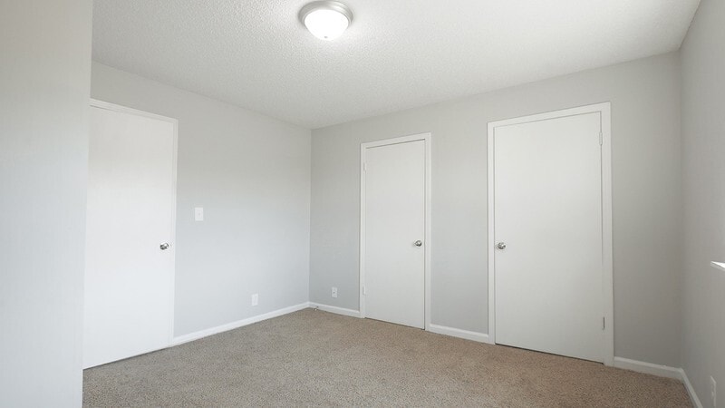 Building Photo - 815 Golf View Pl