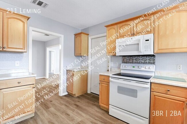 Building Photo - 211 Leming-