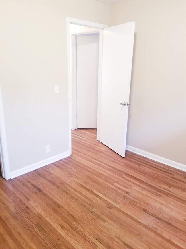 Building Photo - 5104 E Pawnee St