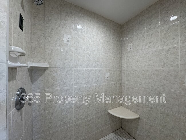 Building Photo - 3614 Cordova Terrace