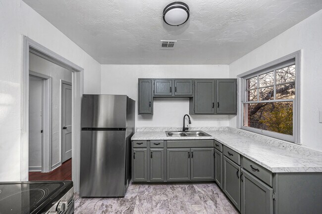 Building Photo - 1414 NW 23rd St