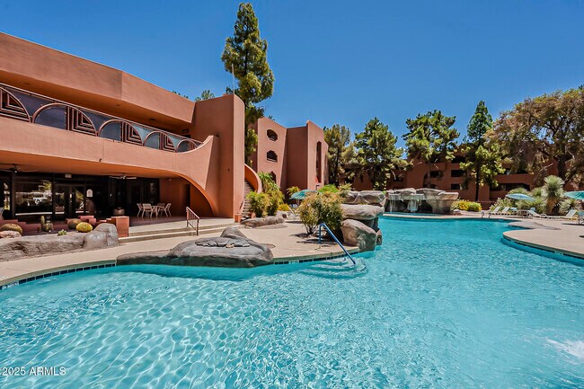 Primary Photo - 4303 E Cactus Rd