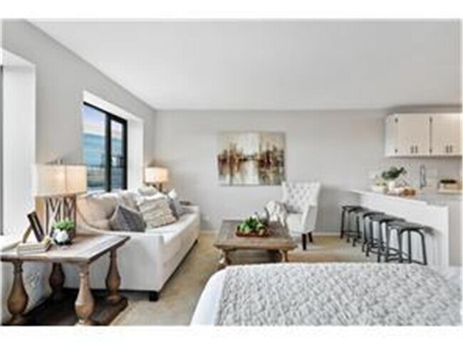 Building Photo - 15 S 1st St