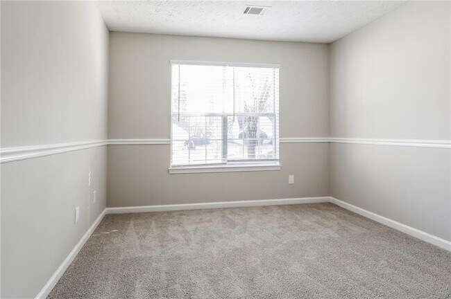 Building Photo - 2323 Heatherton Cir