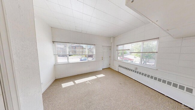 Building Photo - 1105 11th St