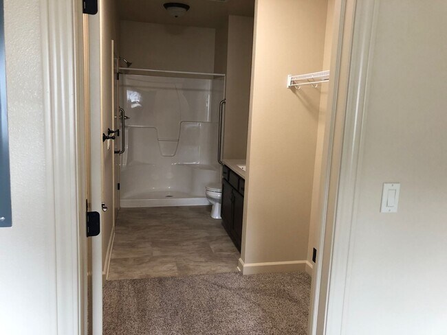 Building Photo - 2810 Bobcat Dr