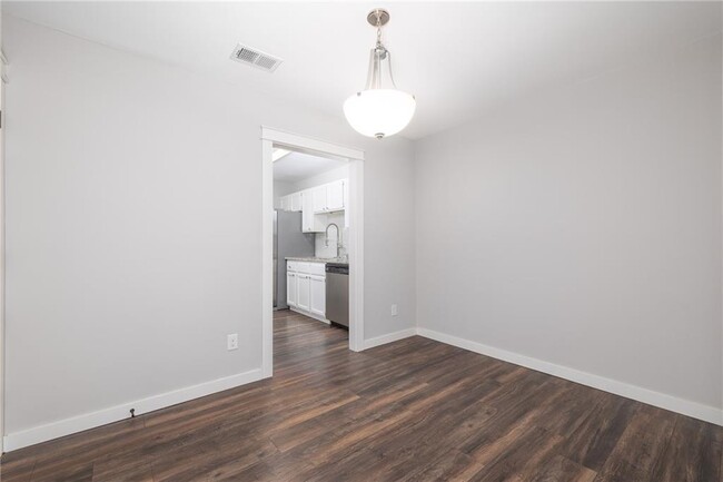 Building Photo - 4056 Coopers Hill Dr SE