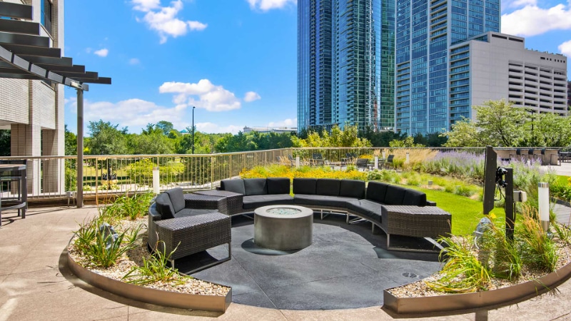 Building Photo - 1135 S Michigan Ave