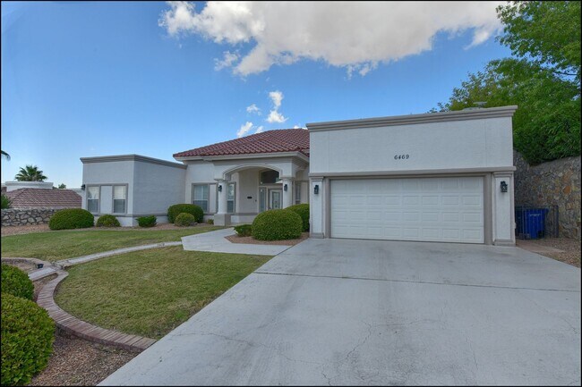 Building Photo - Available to view!