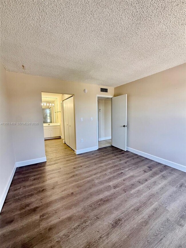 Building Photo - 1755 W 60th St