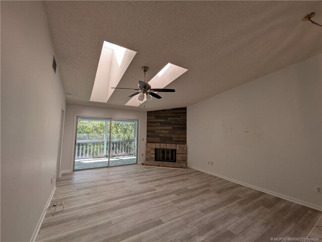 Building Photo - 8291 SE Croft Cir
