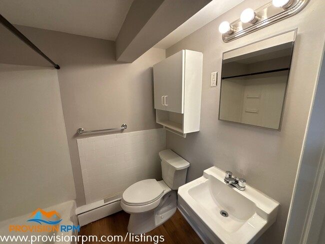 Building Photo - 1000 Linda Lee Dr