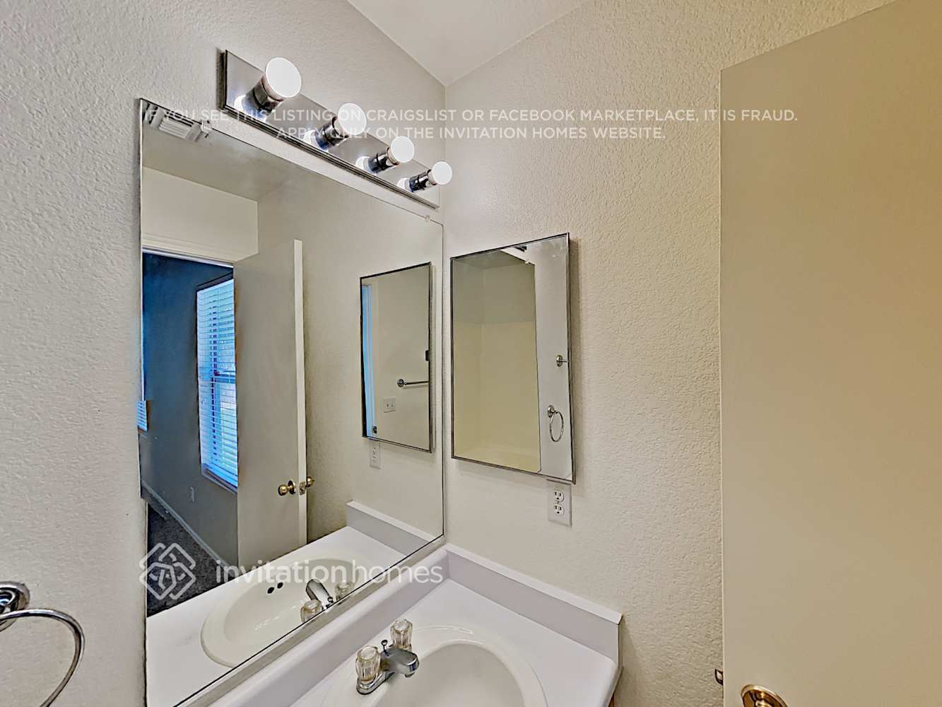 Building Photo - 203 E Valley View Dr