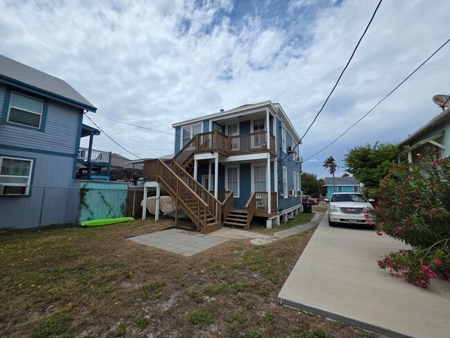 Building Photo - 1809 Avenue O 1/2