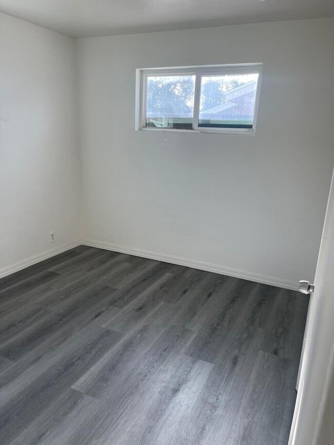 Building Photo - 4602 W Whitton Ave