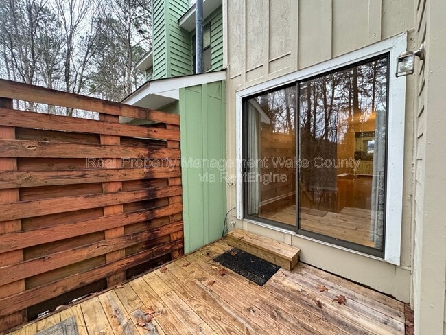 Building Photo - 5754 Pool Side Dr