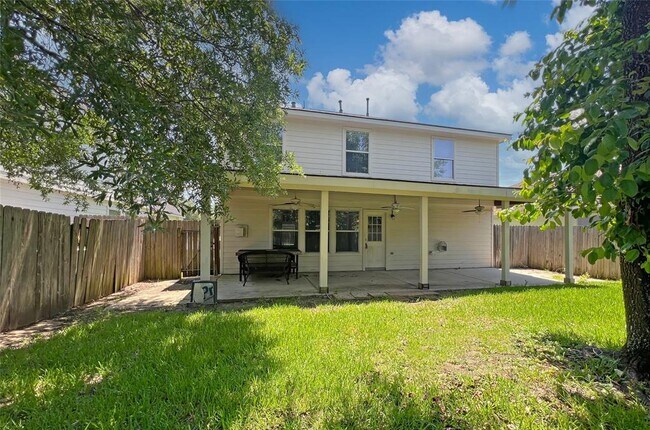 Building Photo - 16928 Scenic Knoll