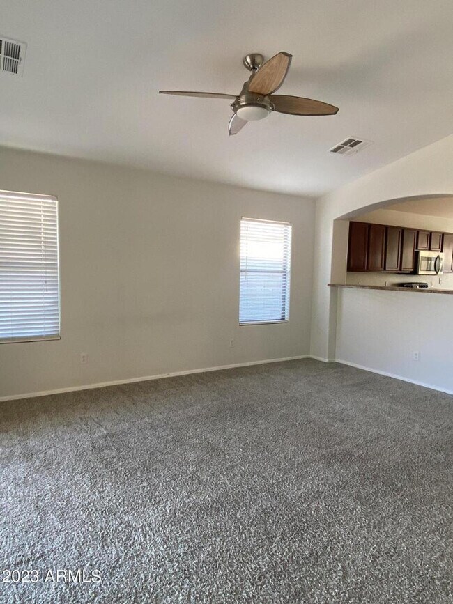 Building Photo - 45462 W Tulip Ln