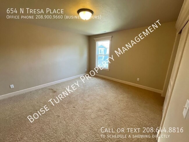 Building Photo - 654 N Tresa Pl