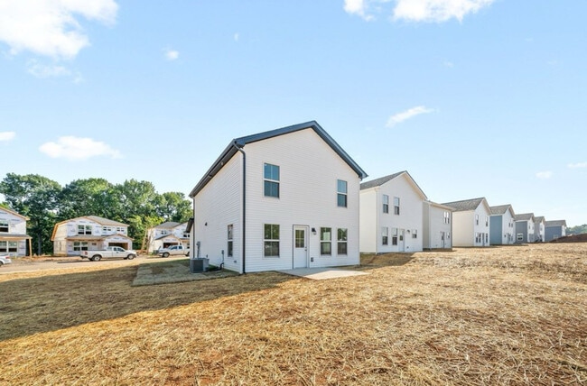 Building Photo - 170 Quarry Rdg Rd