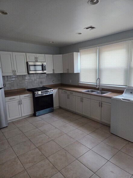 Building Photo - 117 Seaview Ave