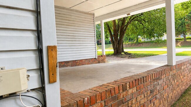 Building Photo - 1789 W McIntosh Rd