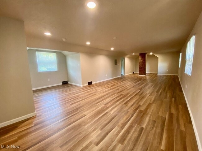 Building Photo - 456 Sunset View Dr