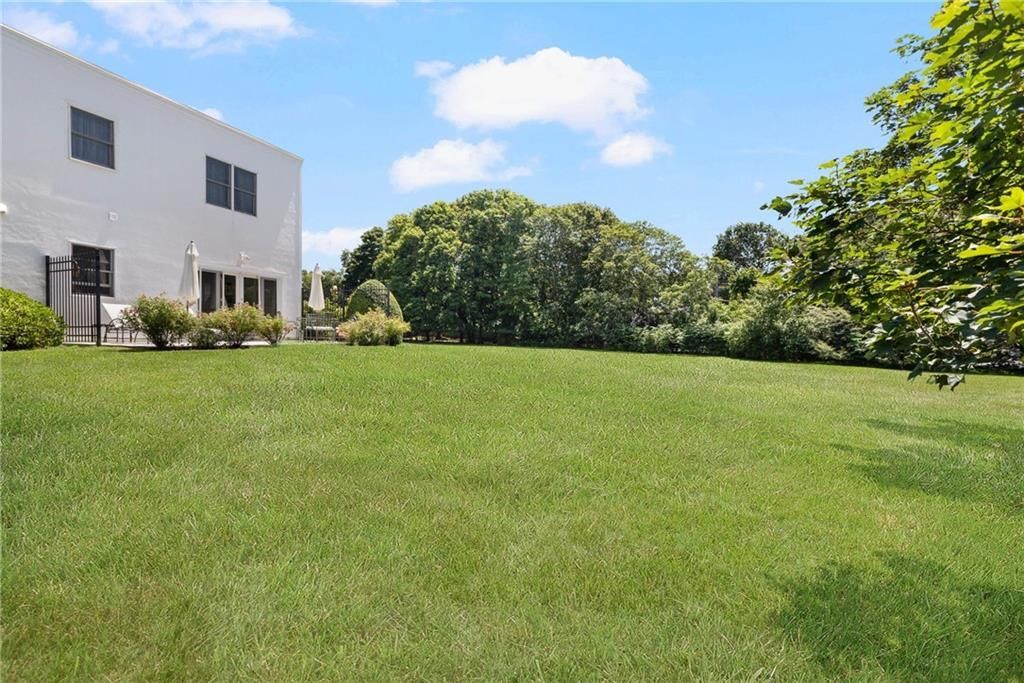 Building Photo - 553 Bellevue Ave