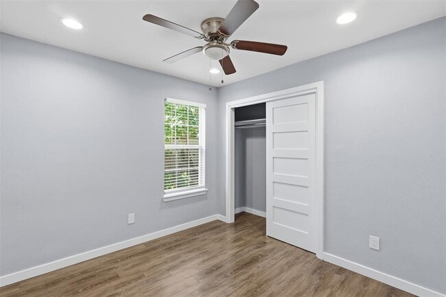 Building Photo - 6002 Tracy Lynn Ln