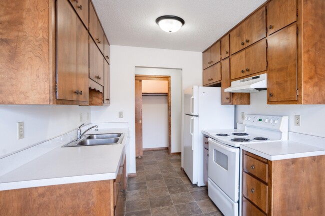 Fargo, ND Carr Apartments | 11A | Kitchen - Carr