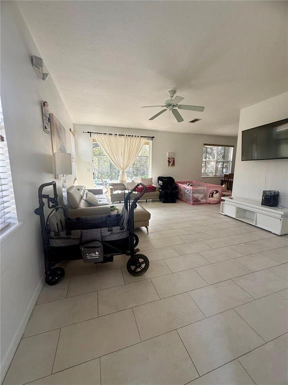 Building Photo - 1008 Royal Ridge Dr