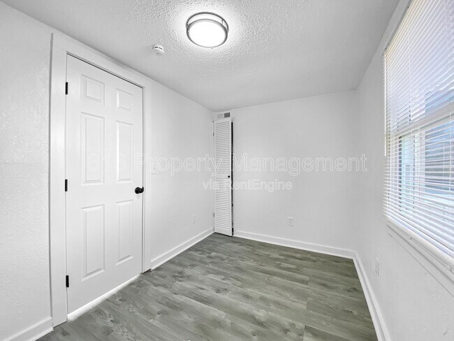 Building Photo - 4802 Locust Ave