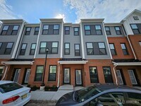 Building Photo - 605 Parker Blvd