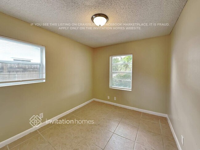 Building Photo - 328 SW 80th Terrace