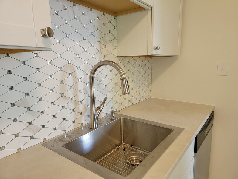 Building Photo - 209 Leaman St