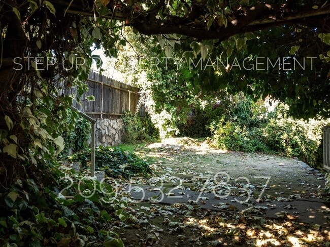 Building Photo - Conveniently located 2 Bedroom Home Near Downtown Sonora