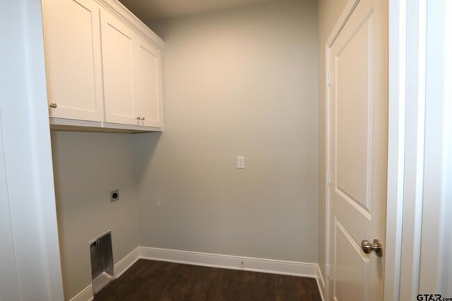 Building Photo - 10243 County Rd 135