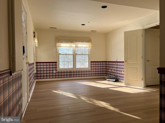 Building Photo - 201 Blaze Climber Way