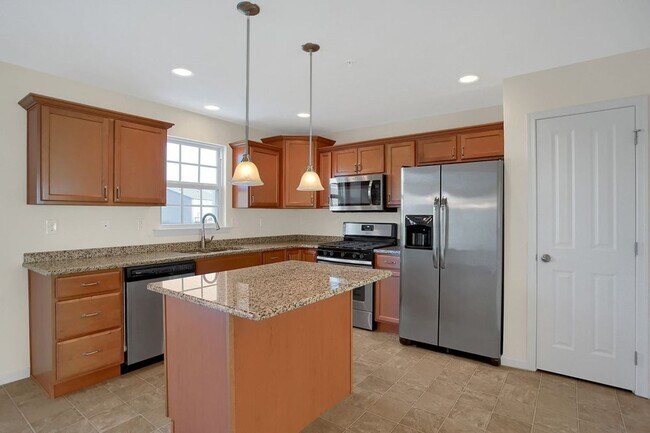 Building Photo - 5175 Winthrop Ave