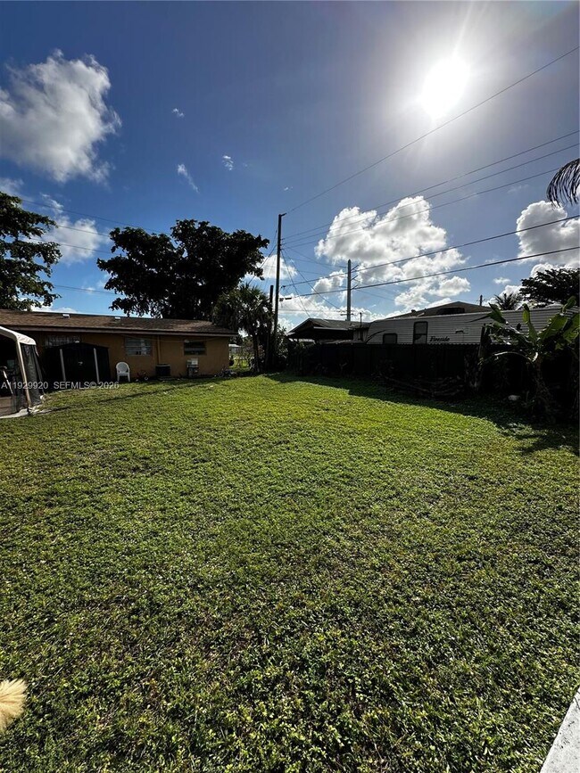 Building Photo - 2120 NW 4th St