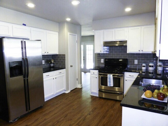 Building Photo - 13169 Mill Stone Dr