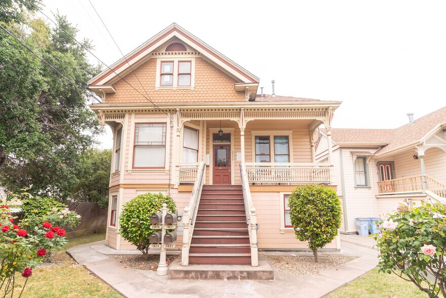 Primary Photo - 2434-2436 Fulton St